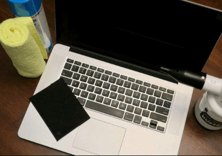 How to safely clean a touch screen laptop at home?